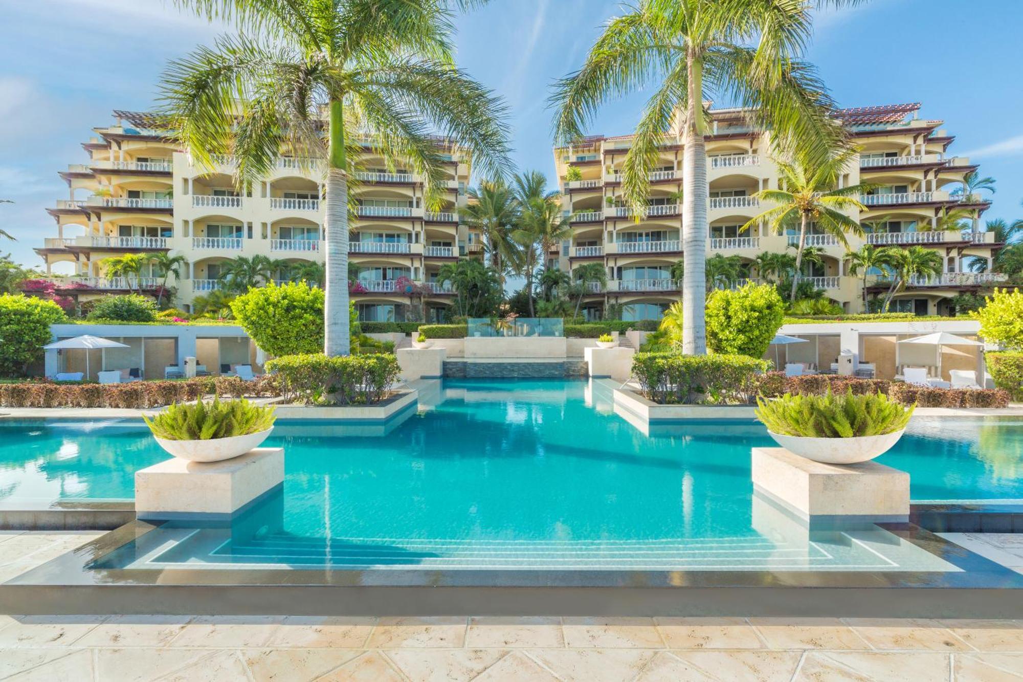 Grace Bay Club Hotel Exterior photo